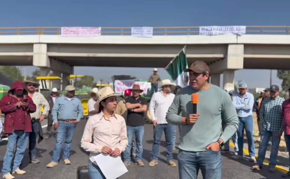 El diputado priista Luis Gerardo Sánchez Sánchez respondió que acudió al bloqueo por "invitación de los agricultores y productores del norte y noreste del estado de Guanajuato" este lunes 24 de noviembre de 2025. Foto: Especial