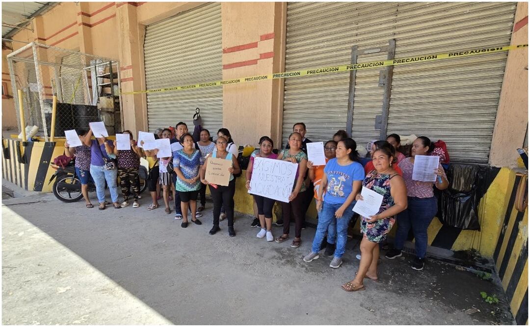 Trabajadores de una maquiladora de origen canadiense se quedan sin empleo y sin liquidación este 20 de septiembre de 2024. Foto Especial.
