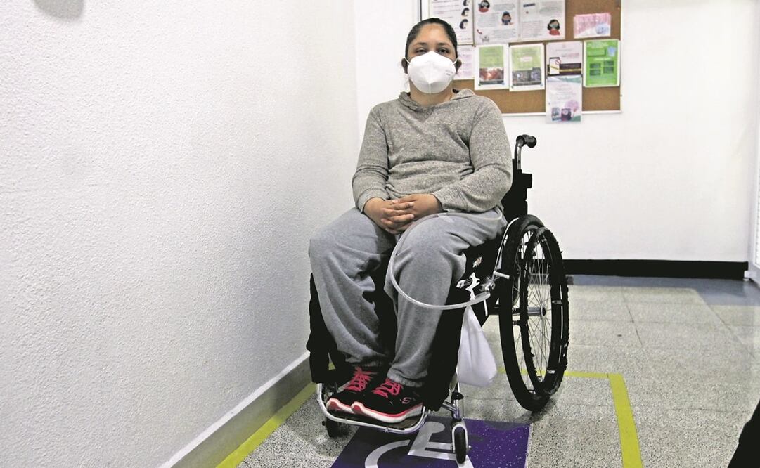 Alejandra Trujillo, de 40 años, llama a las mujeres que, como ella, viven con discapacidad a que se examinen los senos con periodicidad. Foto: Juan Boites. El Universal