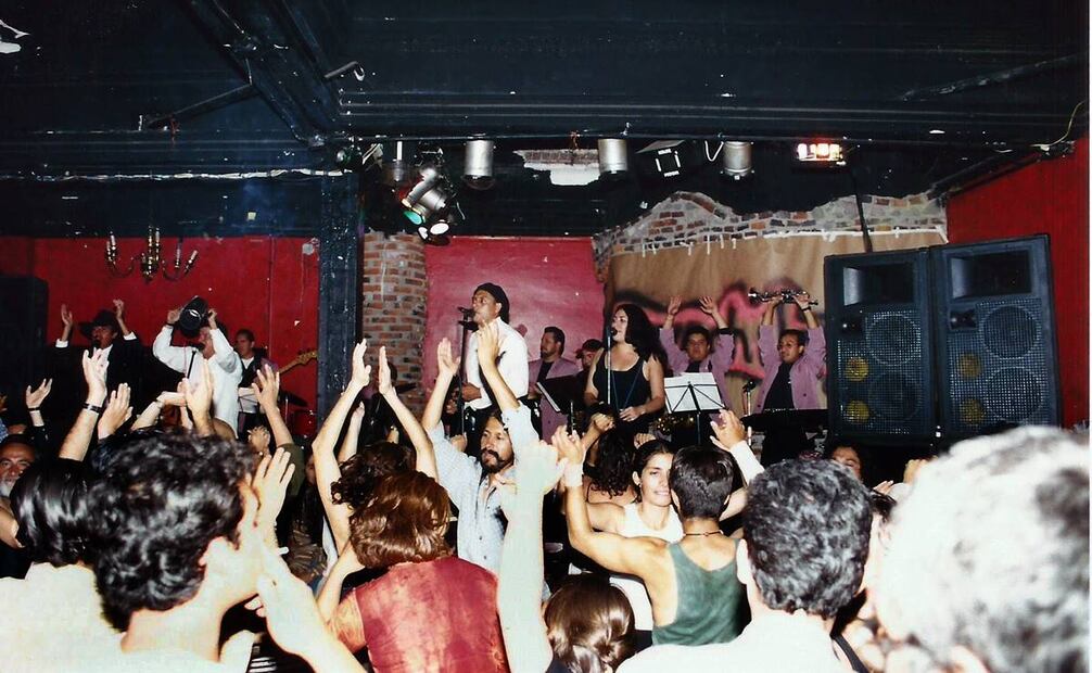 Fueron tantas las bandas que rockearon desde el escenario de La Diabla que en algunos casos se desconoce al grupo retratado en fotos que; sin embargo, muestran la vibra que imperaba en aquellas noches de rock. ESPECIAL.