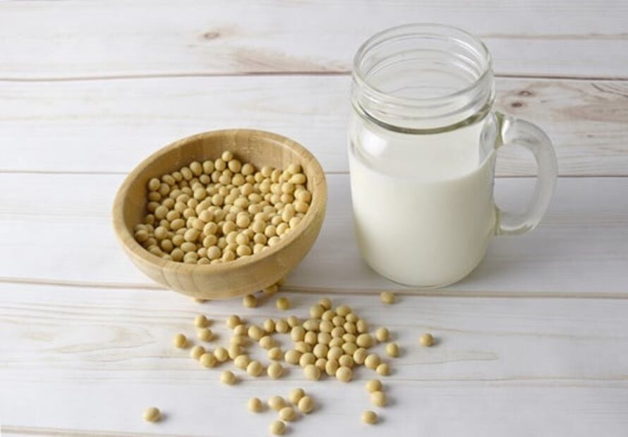 ¿Cómo se hace la leche de almendras y otras leches vegetales?