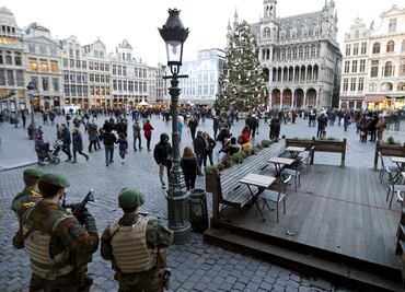Bruselas anula fiestas de Fin de Año por posibles ataques