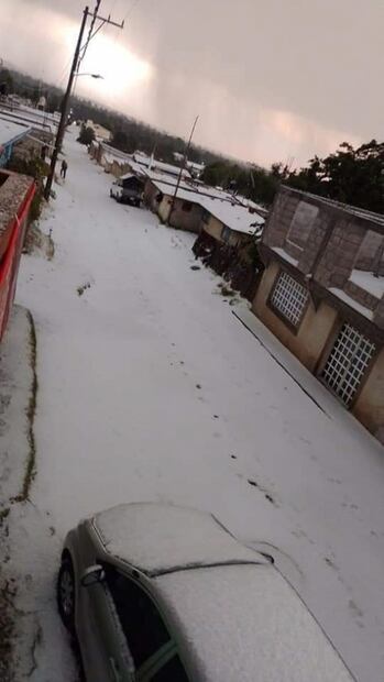 Intensa granizada cubre de blanco al municipio de Tlachichuca, Puebla