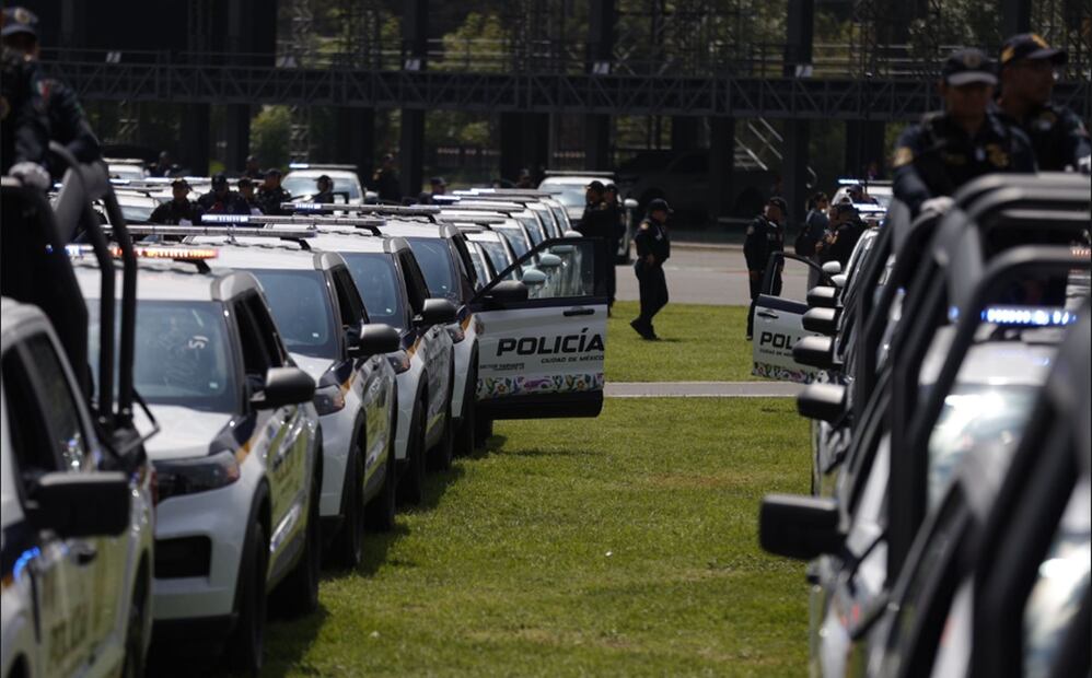 Dan banderazo de salida a 3 mil 500 nuevas patrullas que renovarán el parque vehicular de la Secretaría de Seguridad Ciudadana de la Ciudad de México, en el estadio GNP, el jueves 24 de julio de 2025. Foto: Diego Simón Sánchez/EL UNIVERSAL