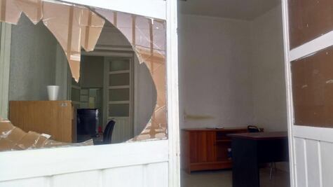 Presuntos maestros vandalizan oficinas educativas en Oaxaca