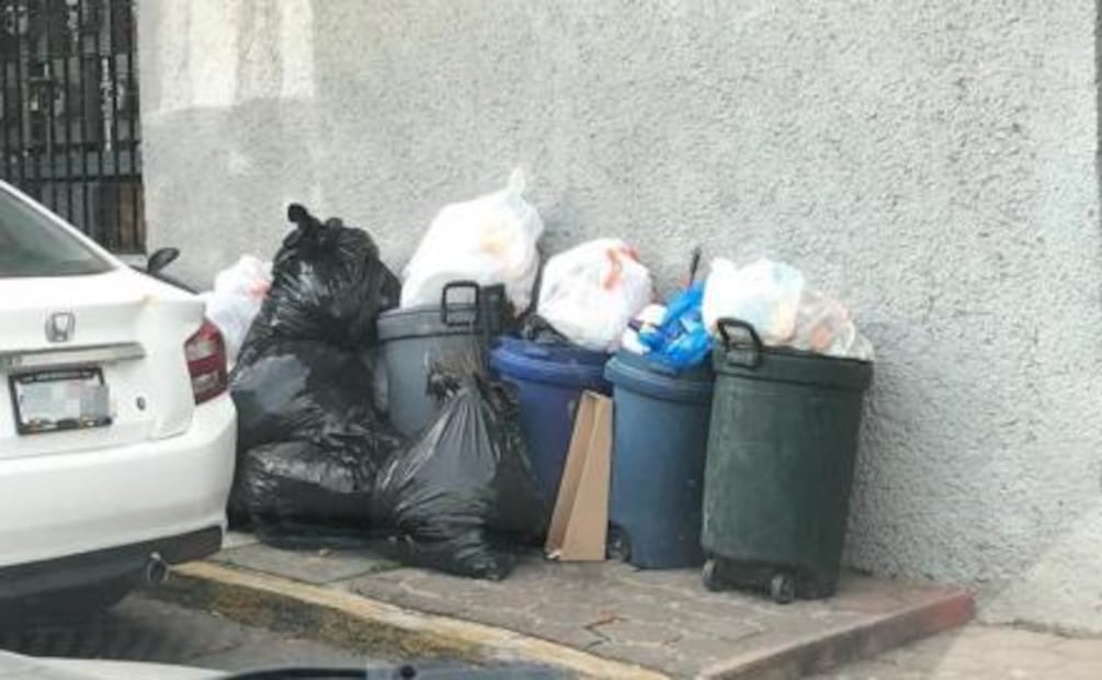 Por cierre de relleno sanitario, calles de Naucalpan se llenan de basura