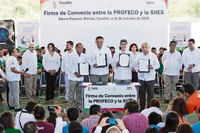 Gobernador y Profeco firman convenio tecnológico