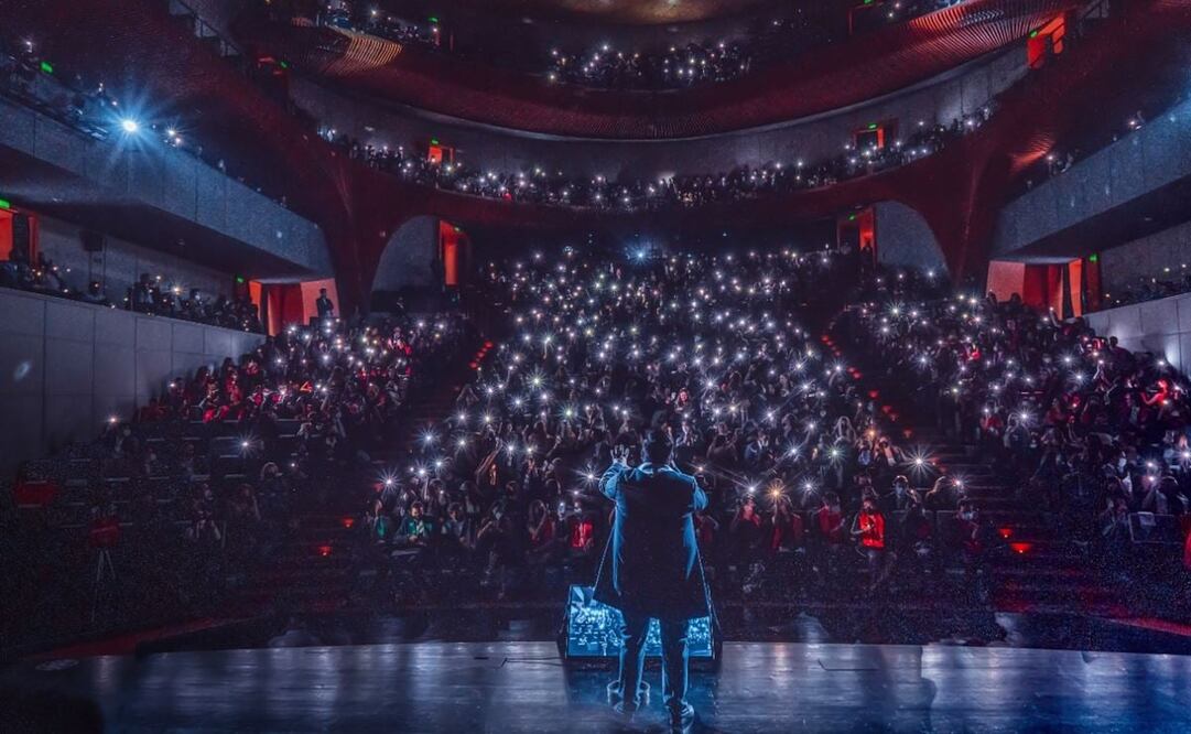 León Coronado dirigió su mensaje ante más de mil invitados / Fotografia Miguel Kurtz