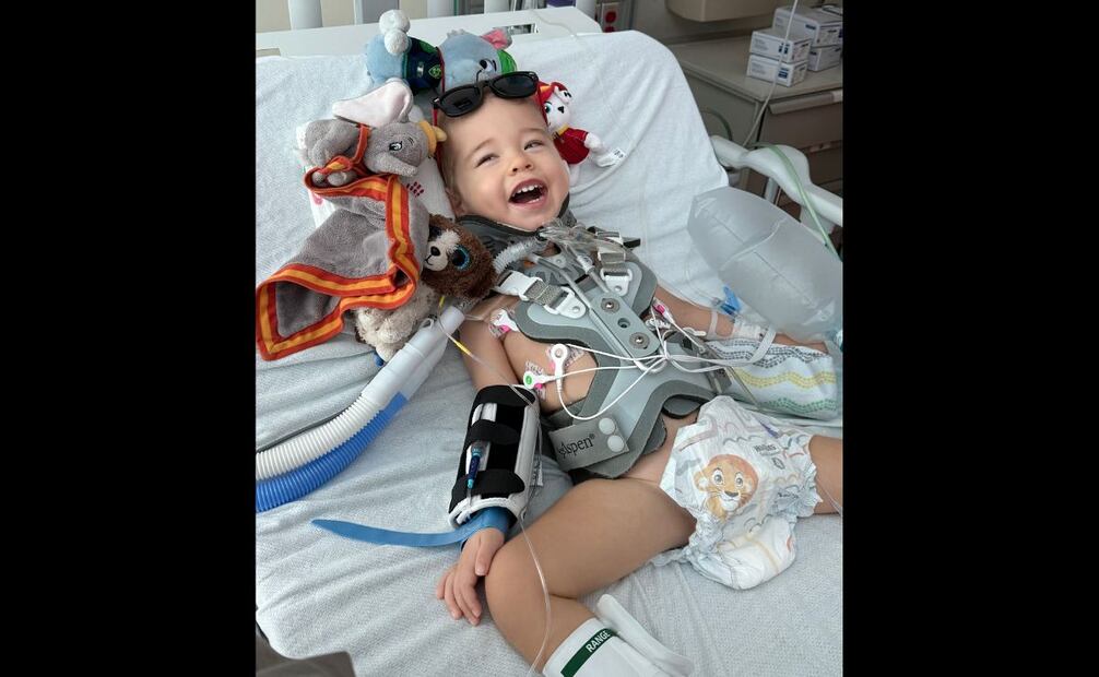 Oliver Staub sufrió una severa lesión luego de un accidente automovilístico, pero eso no le impide ser risueño y alegre. Foto: Cortesía Familia Staub-García.