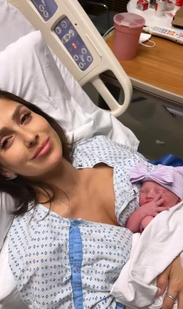 A los 64 años, Alec Baldwin recibe a su séptima hija: "Una bendición en tiempos tan inciertos"