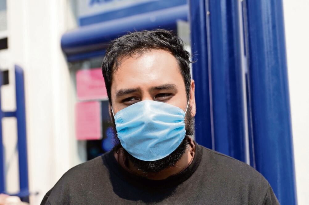 “Mi enfermedad [cuadro de bronquitis desde hace 15 días] se intensificó por la mala calidad del aire, incluso el médico comentó que fue por el ambiente”: Ángel de Jesús, paciente del INER.