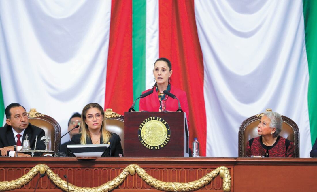 La jefa de Gobierno Claudia Sheinbaum dijo ante diputados locales que desde que llegó al poder estableció una nueva forma de gobernar, en la que se acabó con la traición a la ciudadanía. Foto: IVÁN STEPHENS. EL UNIVERSAL