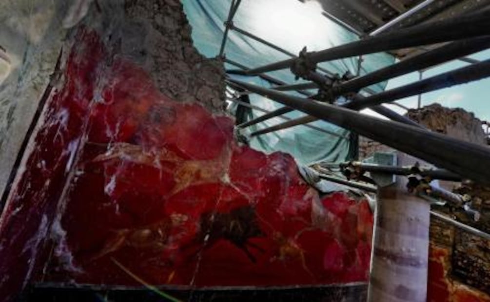 Emerge en Pompeya altar que rendía culto a las divinidades
