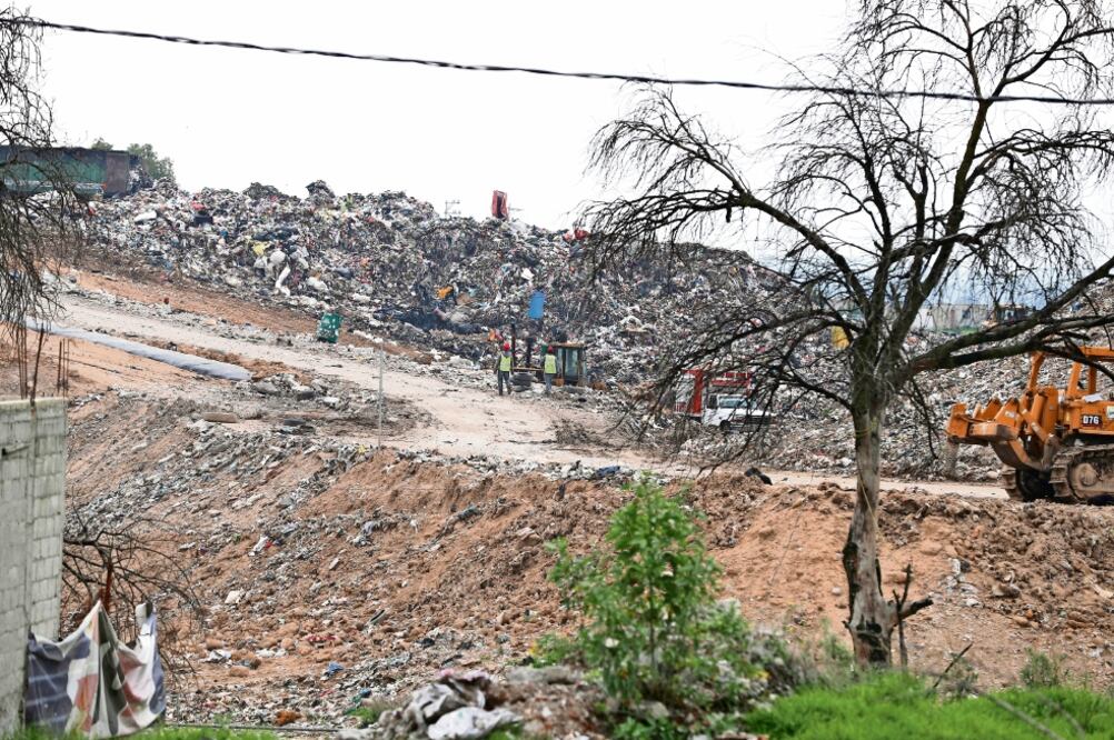 El cabildo de Tepotzotlán aprobó llevar la basura del municipio —que son como 70 toneladas diarias— al relleno sanitario de Tersa del Golfo, en Cuautitlán Izcalli, a precio de 70 pesos por tonelada. (Fotos: VALENTE ROSAS)