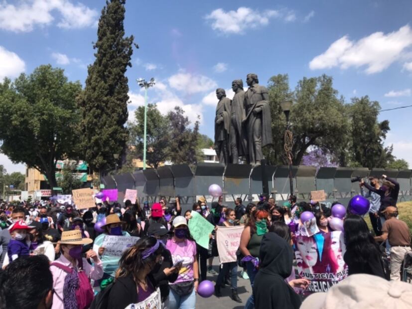Mujeres marchan por el 8M en el oriente del Edomex 