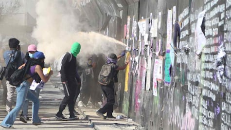 Policías en marcha 8M no utilizaron gas lacrimógeno, asegura Martí Batres  