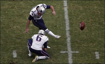 Gostkowski, como pez en el agua en México