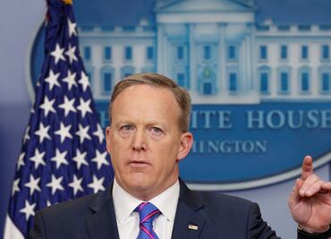 Trump pidió dimisión a Flynn porque perdió confianza en él: portavoz