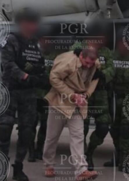 PGR da a conocer imágenes de extradición de "El Chapo"