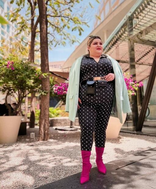 La Fatshionista luce catsuit estilo K-pop e impone tendencia curvy