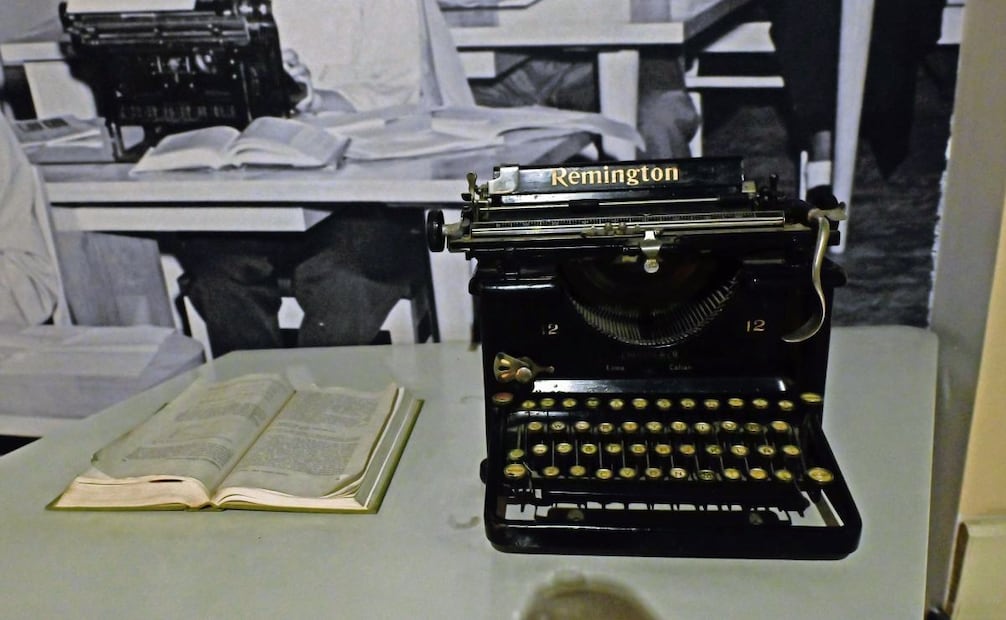 Una de las piezas emblemáticas de la colección es la máquina Remington de Mario Vargas Llosa. Foto: Yanet Aguilar Sosa / EL UNIVERSAL