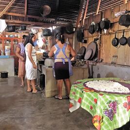 Trabajo no pagado de mujeres supera ingresos petroleros, señala ONU