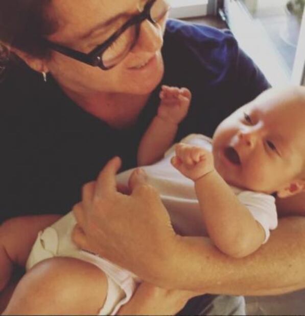 Amigas comparten fotos de los mellizos de Ludwika Paleta