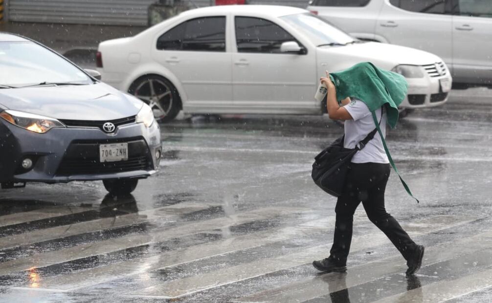 Una intensa lluvia acompañada de fuertes vientos azotó la tarde de este sábado a la Ciudad de México. (Foto: Carlos Mejía/ EL UNIVERSAL)
