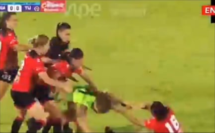 Pelea en la Liga MX Femenil termina con expulsadas; jalones de pelo y empujones en el campo de juego