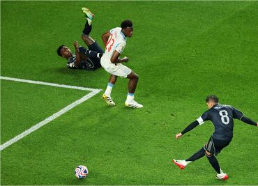 Vinícius Jr y Federico Valverde recrean en el Mundial de Clubes el "tacón de Dios" de Guti y Benzema; golazo ante Salzburgo