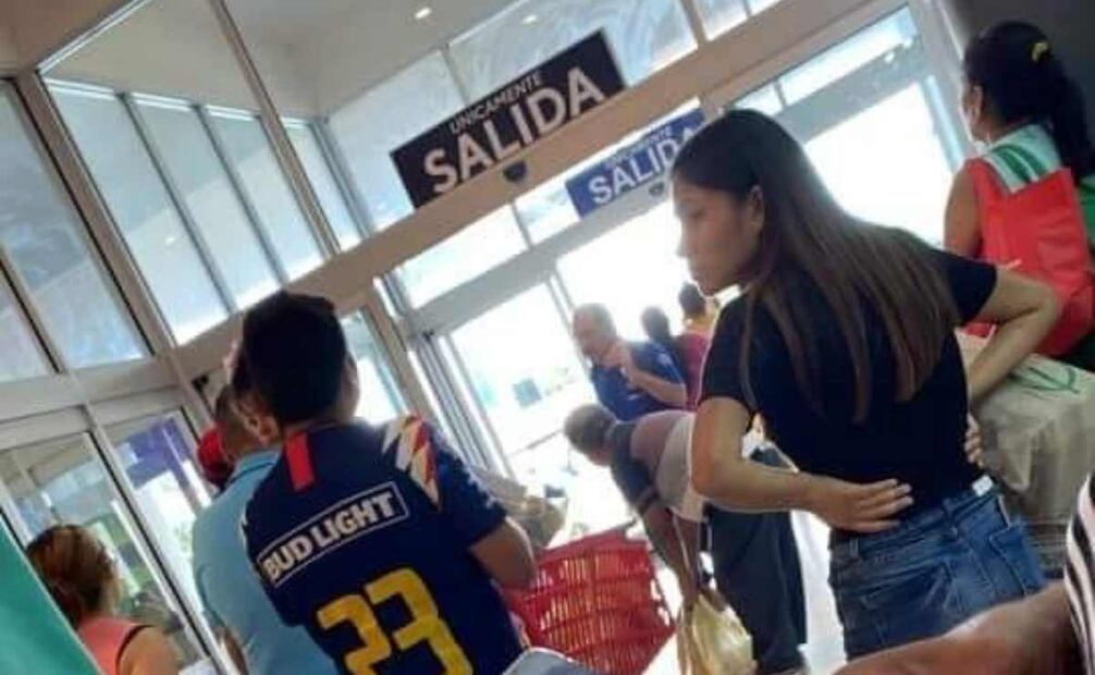 Algunas familias tuvieron que ser resguardadas en el centro comercial Plaza Patio. Foto: Especial