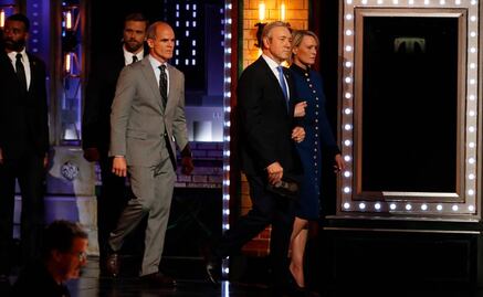 Frank Underwood aparece en los Premios Tony 2017