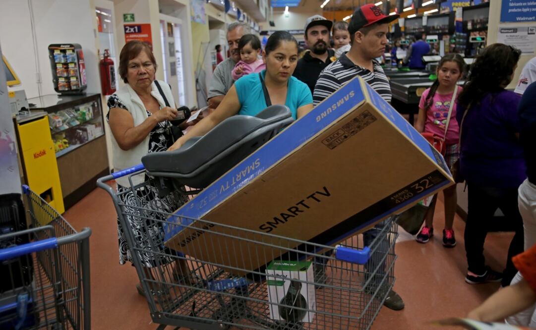 El consumo se frenó a pesar de la disminución de la inflación general que ligó seis meses a la baja al pasar de 5.06% a tasa anual en junio a 4.79% en julio. Foto: Cuartoscuro