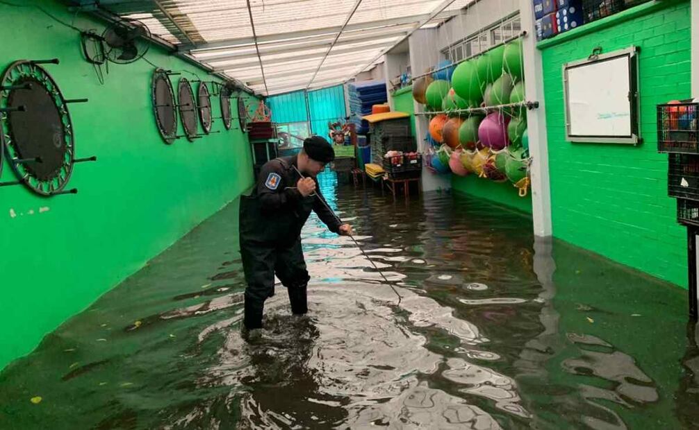 Inundaciones en escuela de Iztacalco / Foto: Especial