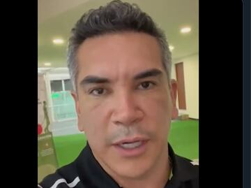 Retienen a "Alito" Moreno en AICM por supuesta alerta migratoria; "no me van a callar", advierte