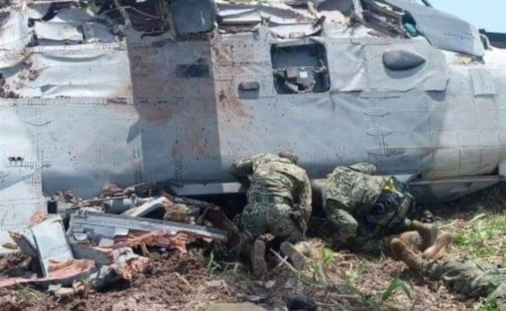 Sube a 14 cifra de muertos por caída de helicóptero de Marina en Sinaloa