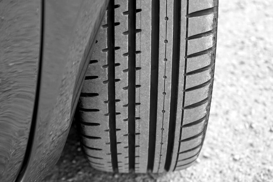 Estas son las señales para cambiar las llantas del auto. Foto: Pexels