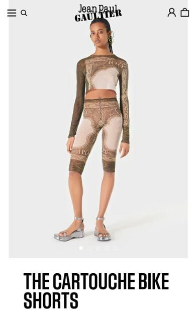 Dua Lipa muestra su ropa interior con biker short y top transparentes