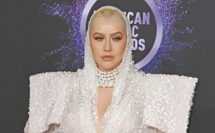 Christina Aguilera posa en topless para anunciar "fiesta" de la comunidad LGBT+