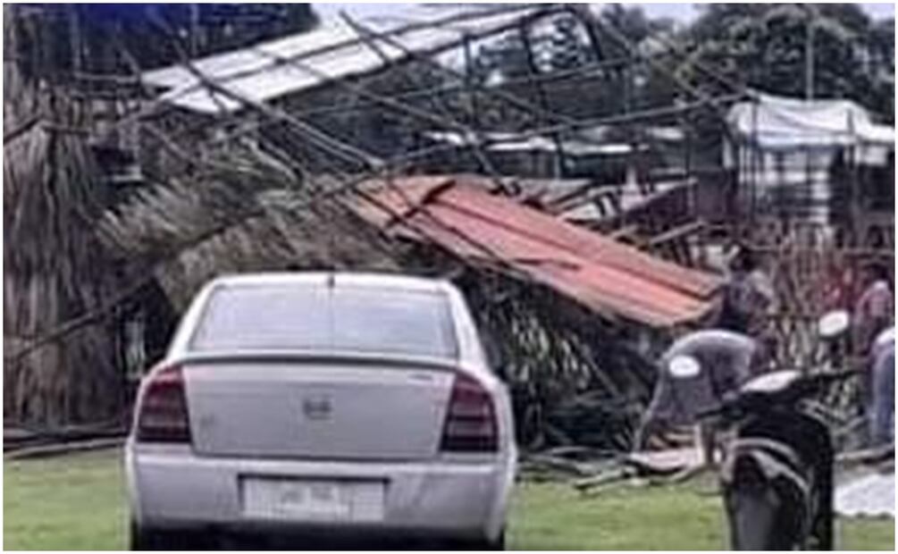Colapsa coso taurino en Yaxcabá, Yucatán este 2 de octubre de 2024. Foto: Especial