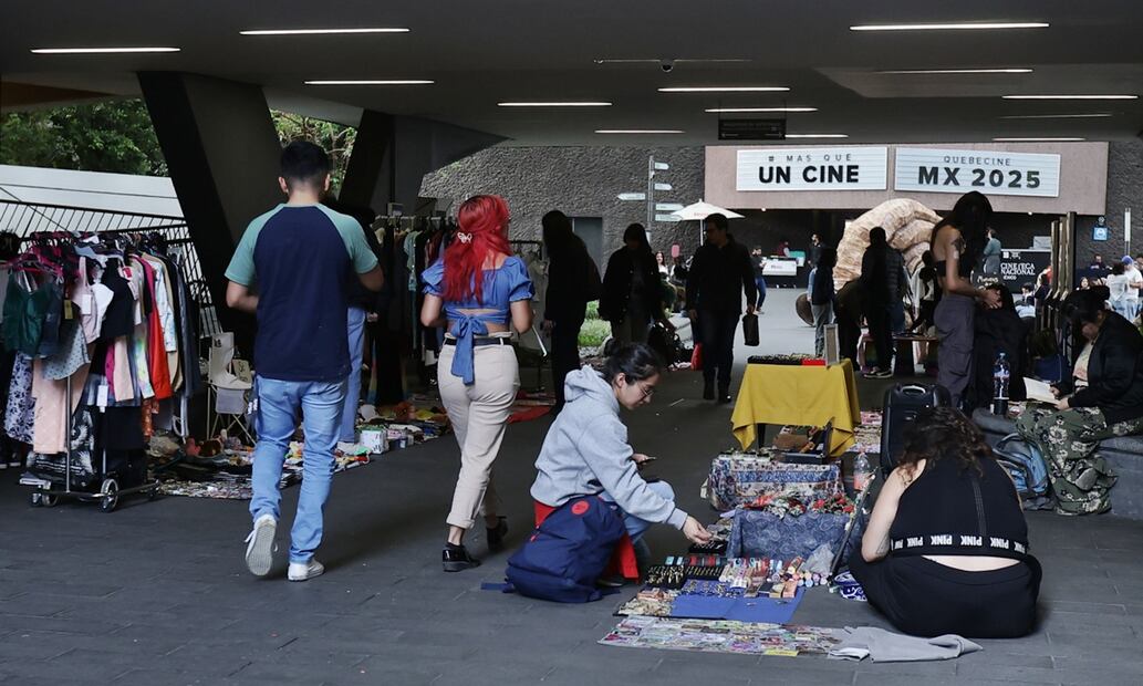 Ambulantes en la Cineteca Nacional de Xoco, el 21 de febrero de 2025. Foto: Fernanda Rojas/EL UNIVERSAL