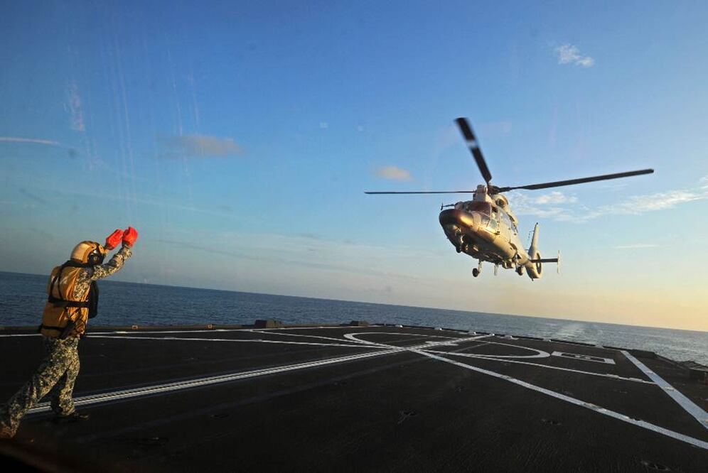 El primer grupo, que llegó en aeronaves y buques, pertenece al Cuerpo de Infantes de Marina de la Fuerza de Tarea Sur de Propósito Especial Aeroterrestre, e integra el Comando Sur del ejército de EU, acantonado en Florida