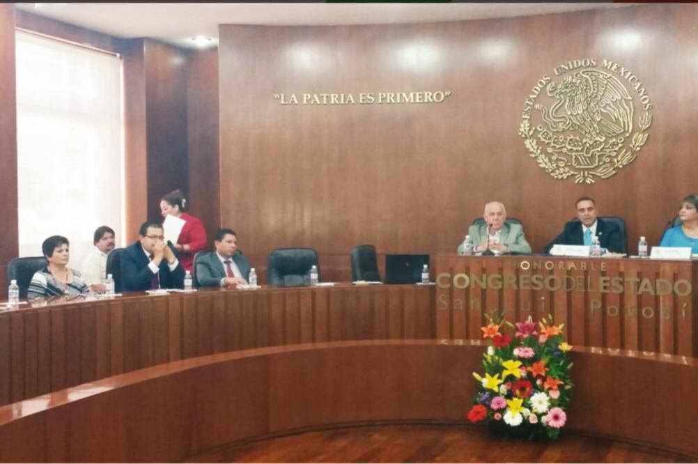 En el Congreso del estado hay 27 diputados, ocho son del PRI, siete del PAN, cuatro del PRD, dos del PVEM y la misma cantidad del Panal (ESPECIAL)