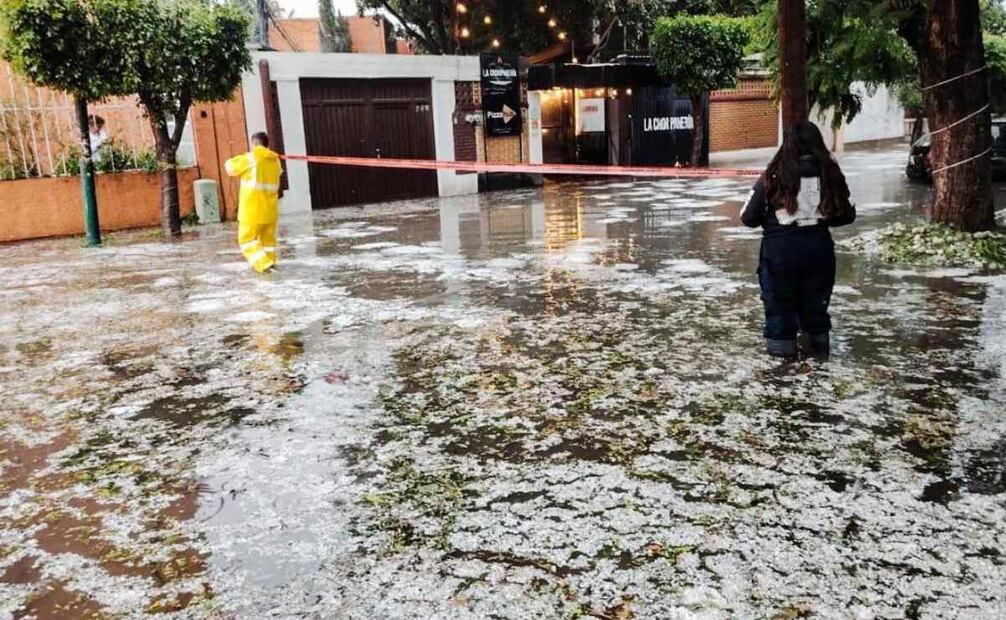 Granizada colapsa techumbre de céntrico hotel en Tlaxcala (06/07/2025). Foto: Especial