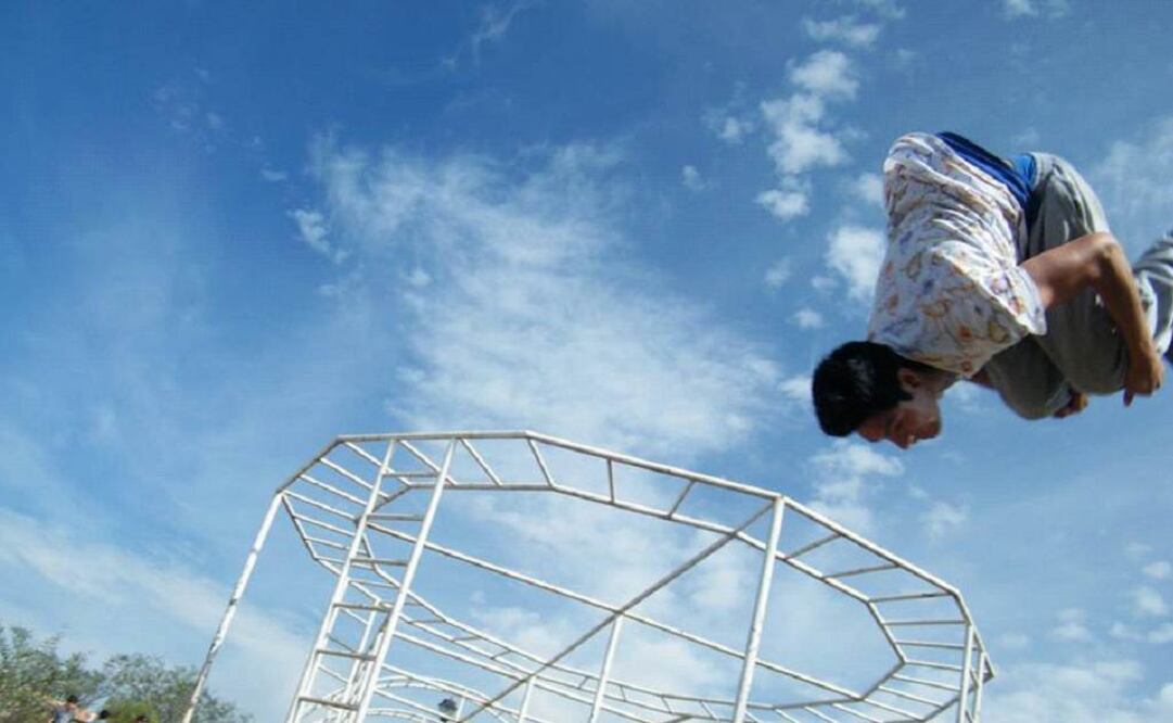 Acrobacias captadas en la Concha Acústica. Fotografía de Juan Manuel Barrera