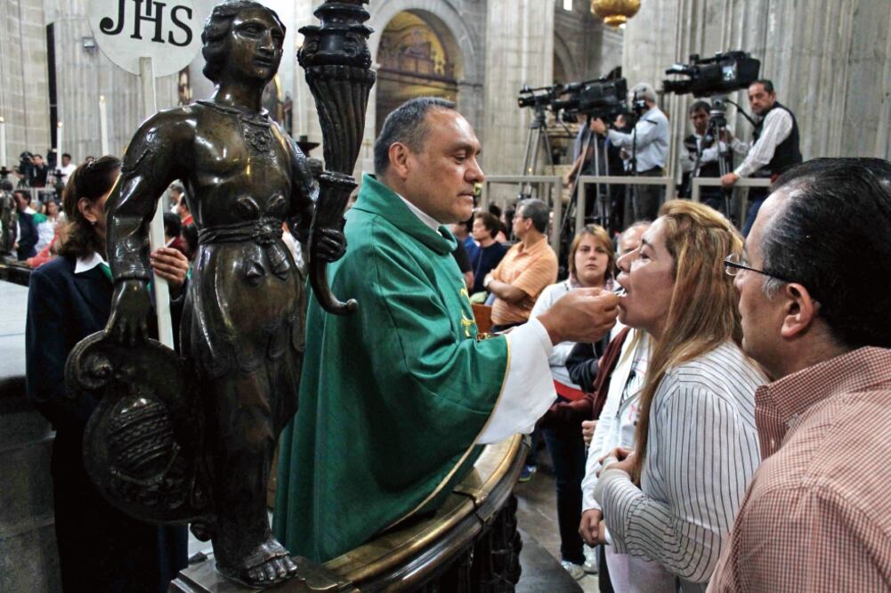 mundo”. El semanario que edita la Arquidiócesis de México acusó que “los homosexuales exigen tolerancia, pero la mayoría de ellos son intolerantes” (FOTOS: GERMÁN GARCÍA. EL UNIVERSAL)