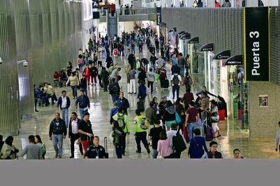 Migración realiza en el AICM detenciones ilegales