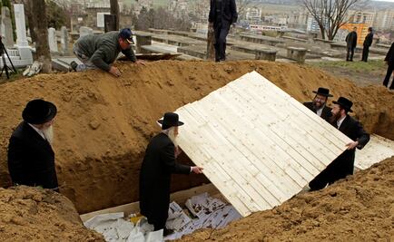 Hallan fosa común de judíos asesinados en el Holocausto