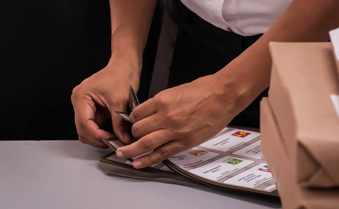 Al imprimir las boletas que se usarán en la elección de este 2 de junio, en las correspondientes al municipio de Valladolid “confundieron” logotipos de partidos. Foto: Especial