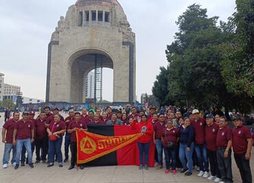 Sindicalizados de la UNAM marchan al Zócalo; exigen incremento salarial